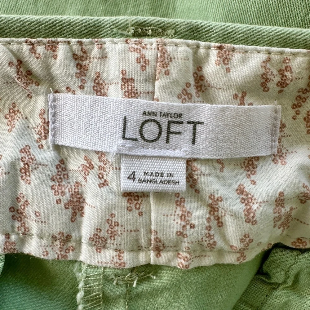 ANN TAYLOR LOFT, NWOT, THE RIVIERA SHORT. GREEN, FLAT FRONT, BELT LOOPS. SIZE 4 - Picture 6 of 8